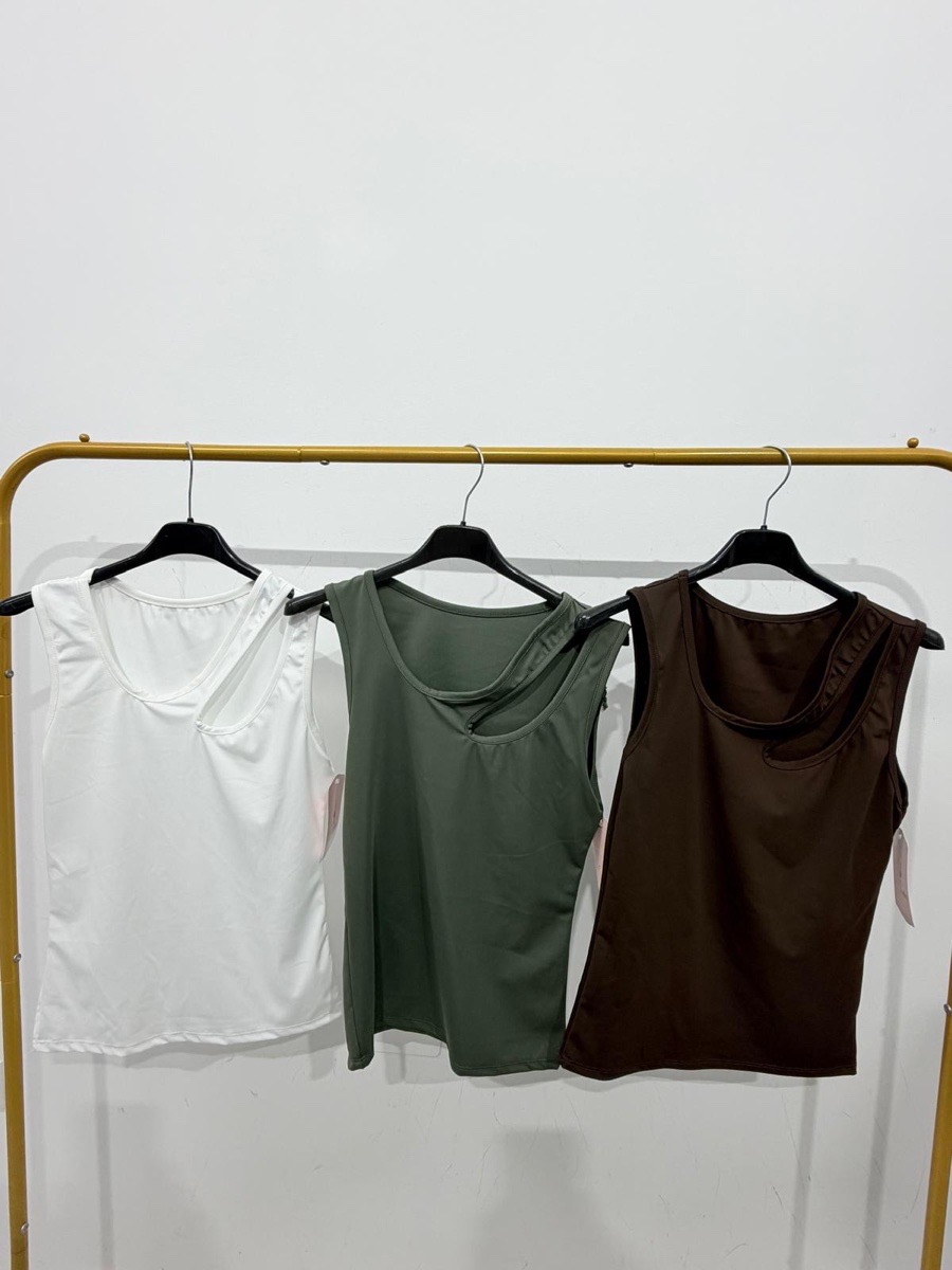 CAMISETA REBE