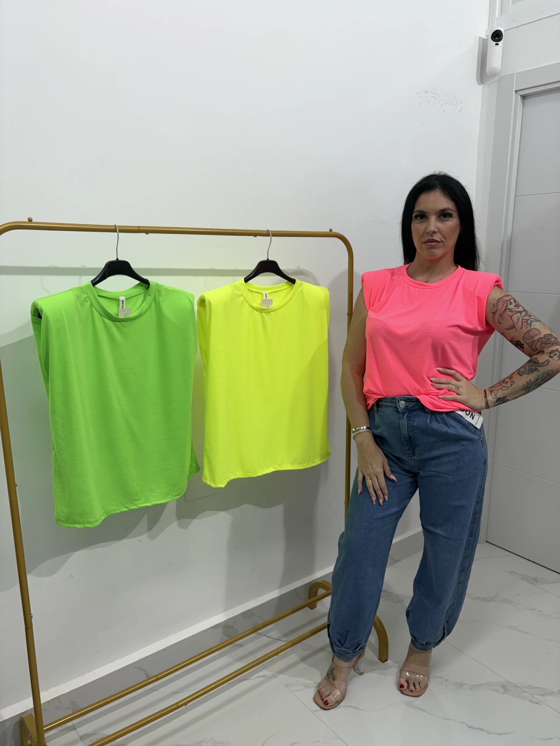 CAMISETA FLUOR HOMBRERAS