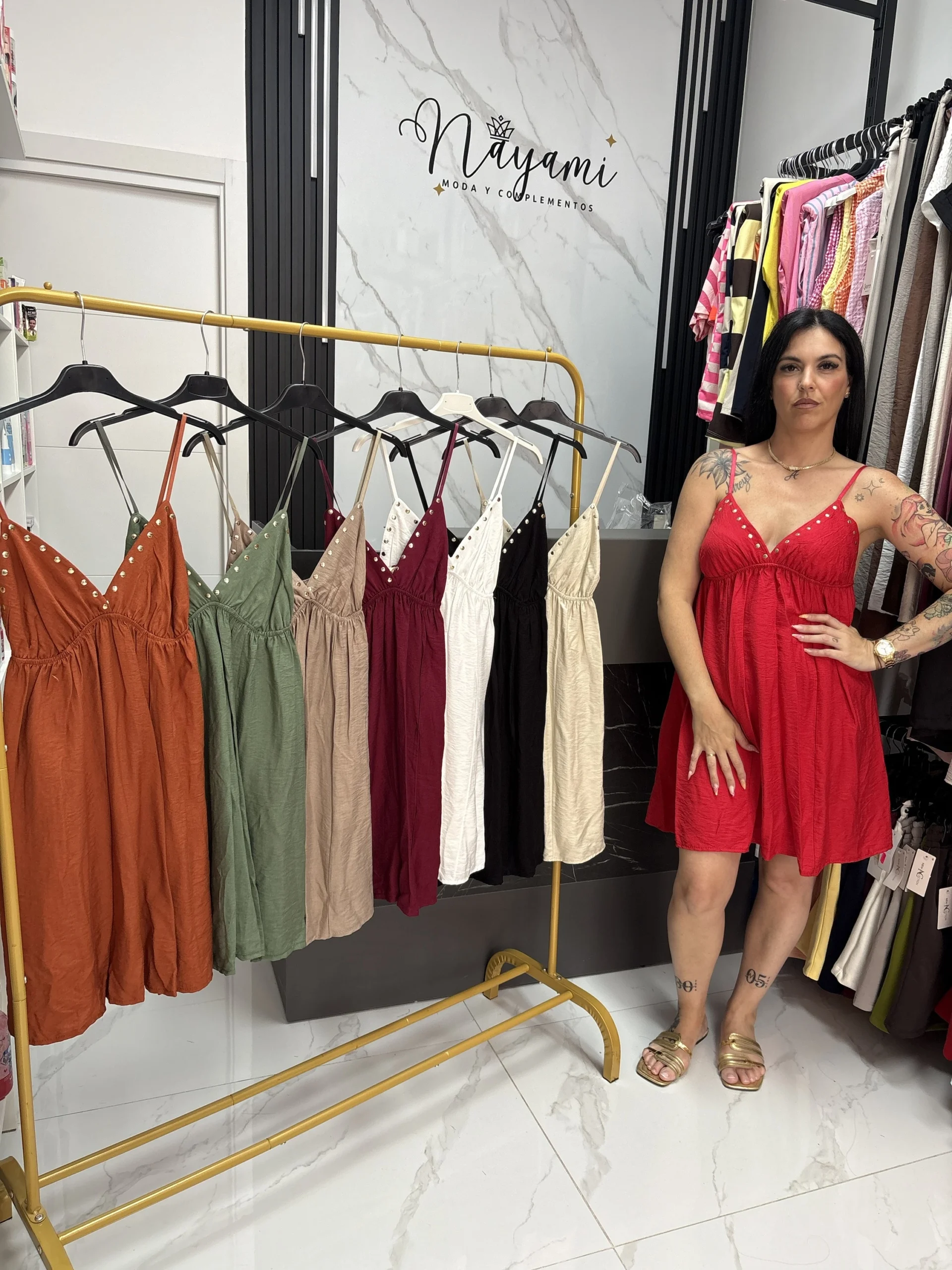 VESTIDO TACHUELAS