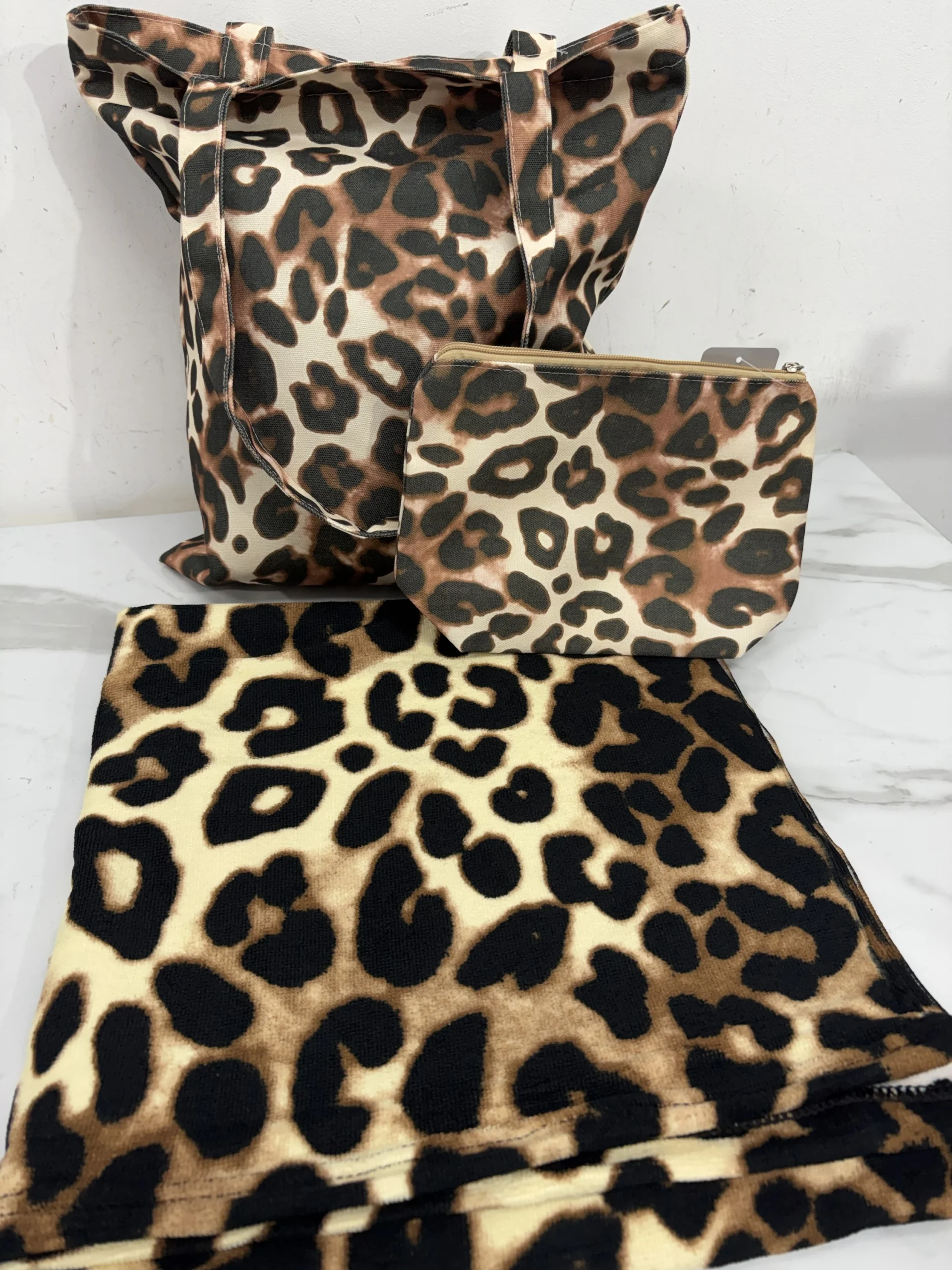 BOLSO TALEGA + NECESER + TOALLA DE PLAYA LEOPARDO